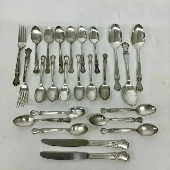 Old Company Plate Silverware Flatware 25 pc Set Dinner Knives Fork Spoon Vintage - Picture 1 of 3
